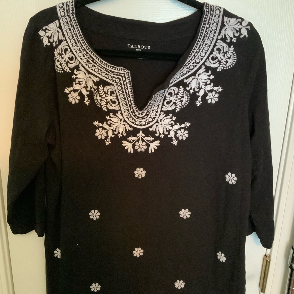 Talbots Black Embroidered 3/4 Sleeve Tunic